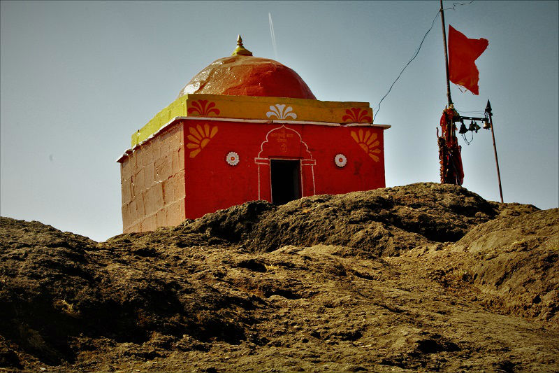 temple Kalsubai highest peak of Maharashtra