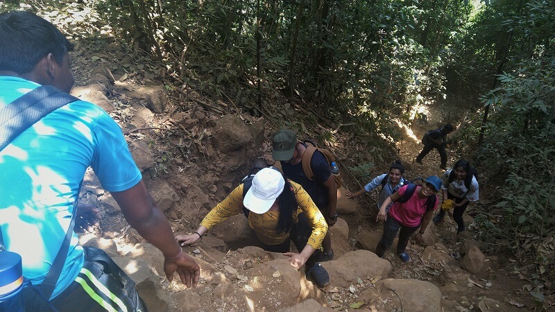 Helping each other at Vasota Fort Jungle Trek