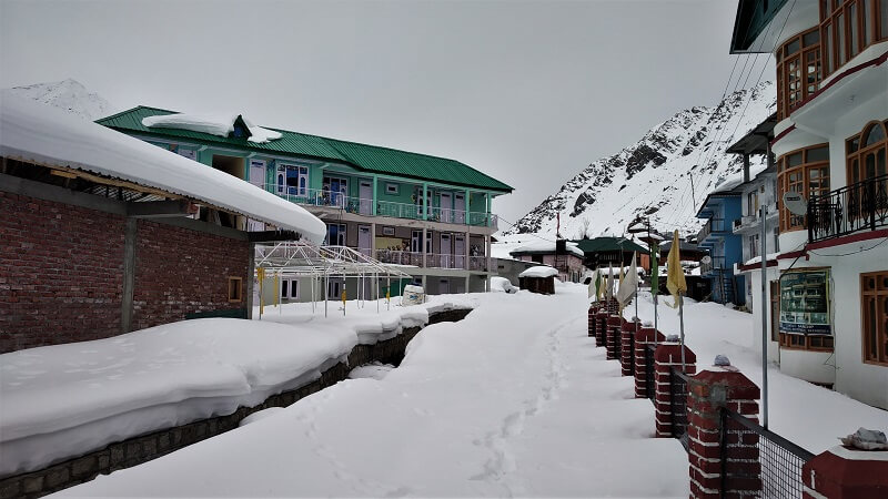 Snow town Chitkul