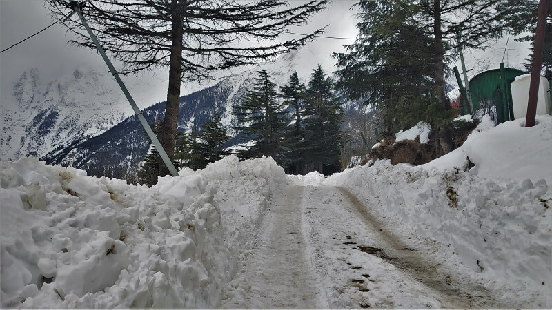 snowy road route near Kalpa in winters